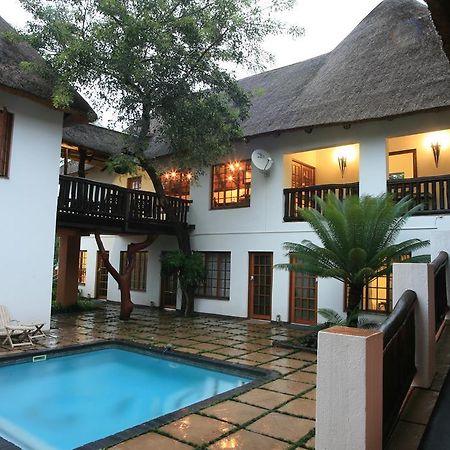 Pensao Guest Lodge Mbombela Bagian luar foto
