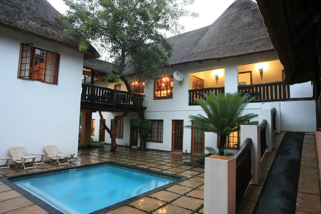 Pensao Guest Lodge Mbombela Bagian luar foto