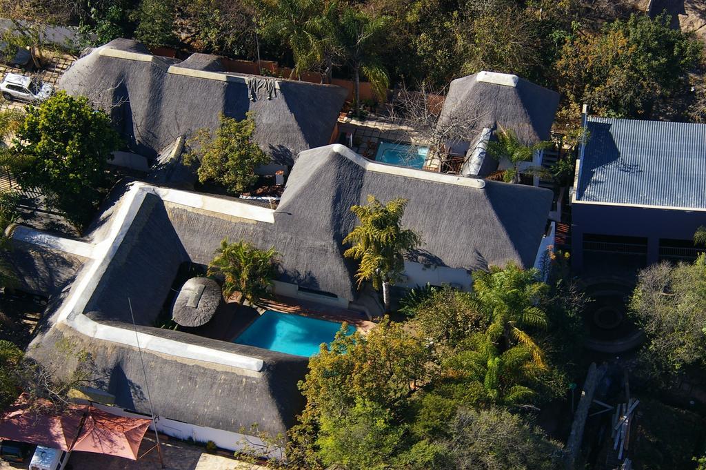 Pensao Guest Lodge Mbombela Bagian luar foto