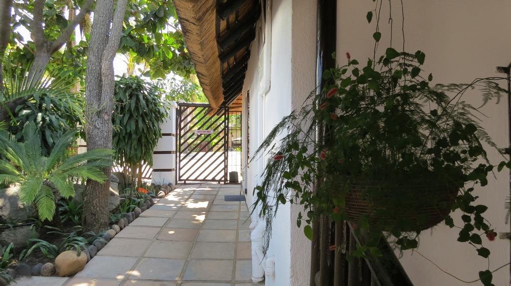 Pensao Guest Lodge Mbombela Bagian luar foto
