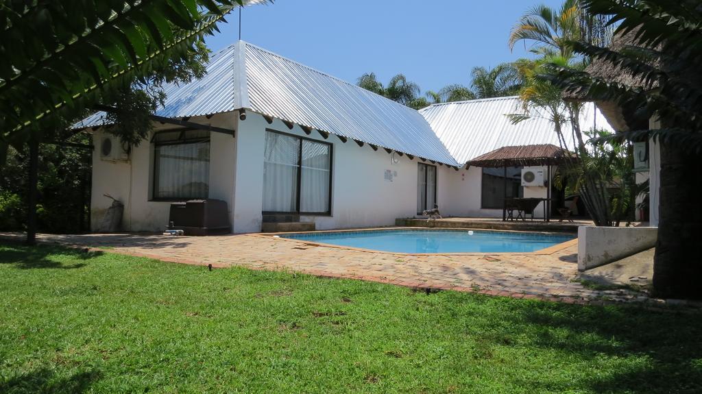 Pensao Guest Lodge Mbombela Bagian luar foto