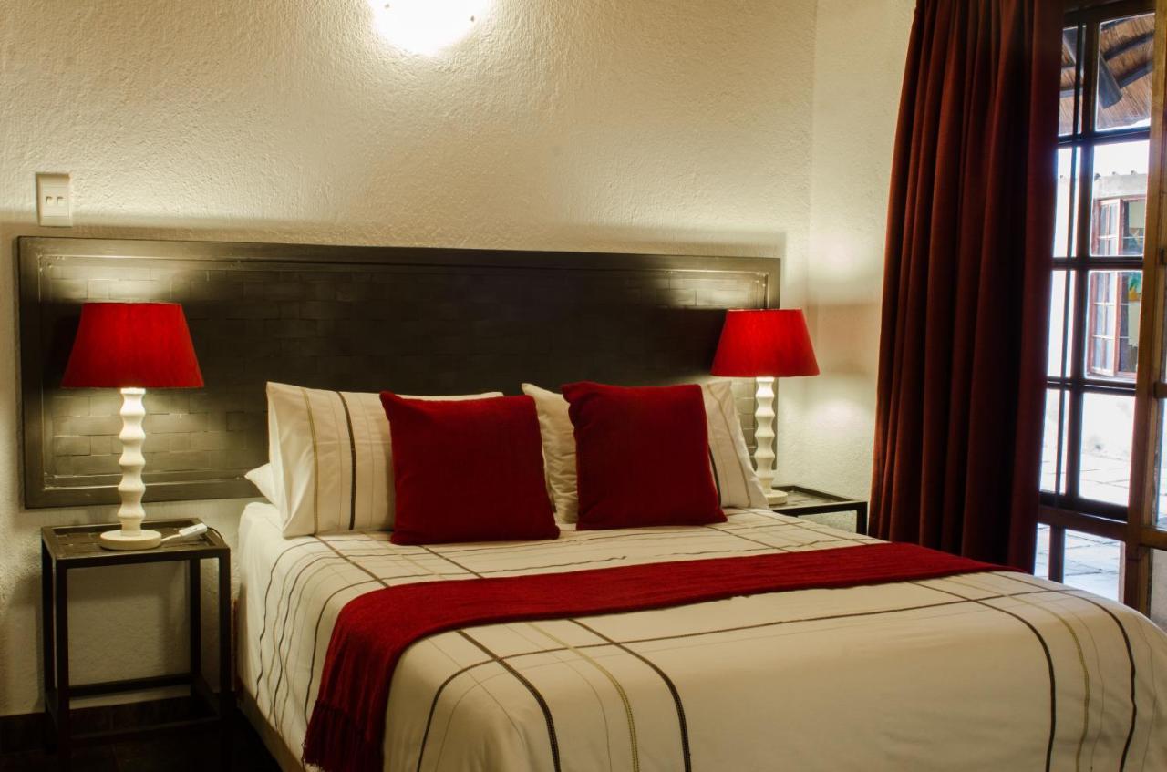 Pensao Guest Lodge Mbombela Bagian luar foto