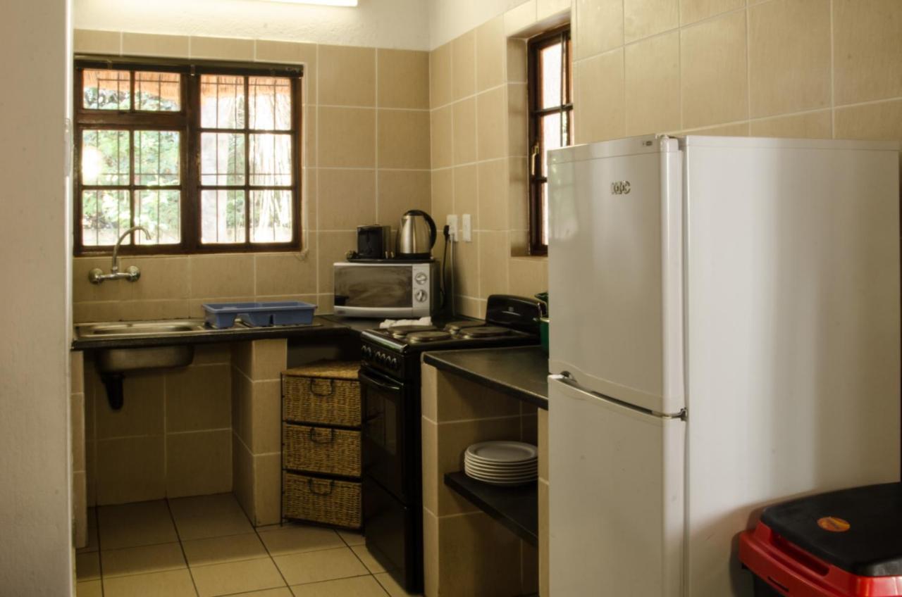 Pensao Guest Lodge Mbombela Bagian luar foto